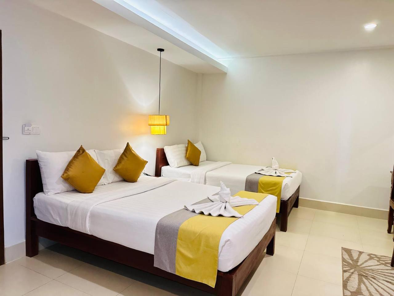 Holy Angkor Hotel Сиемрип Экстерьер фото