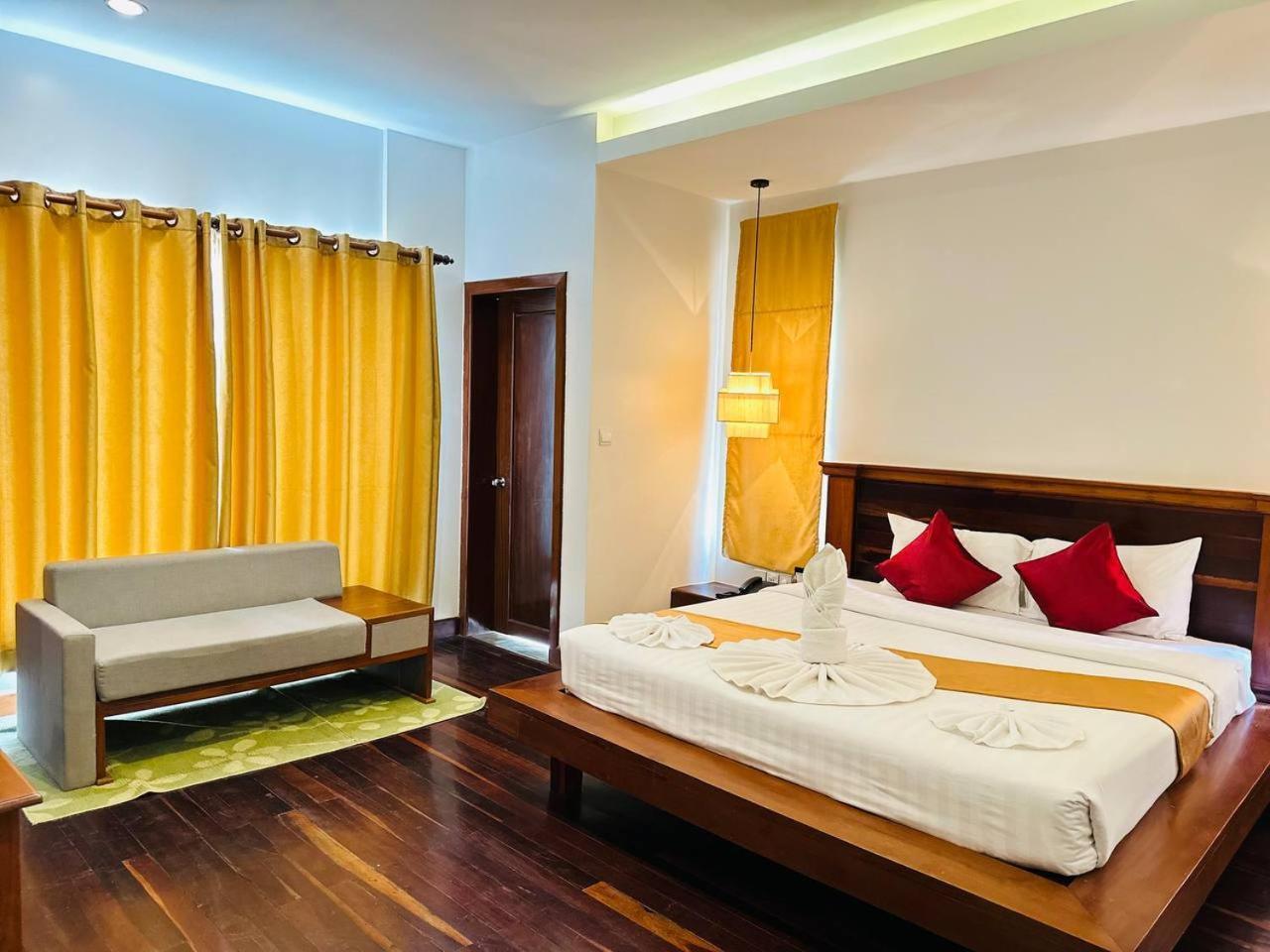 Holy Angkor Hotel Сиемрип Экстерьер фото